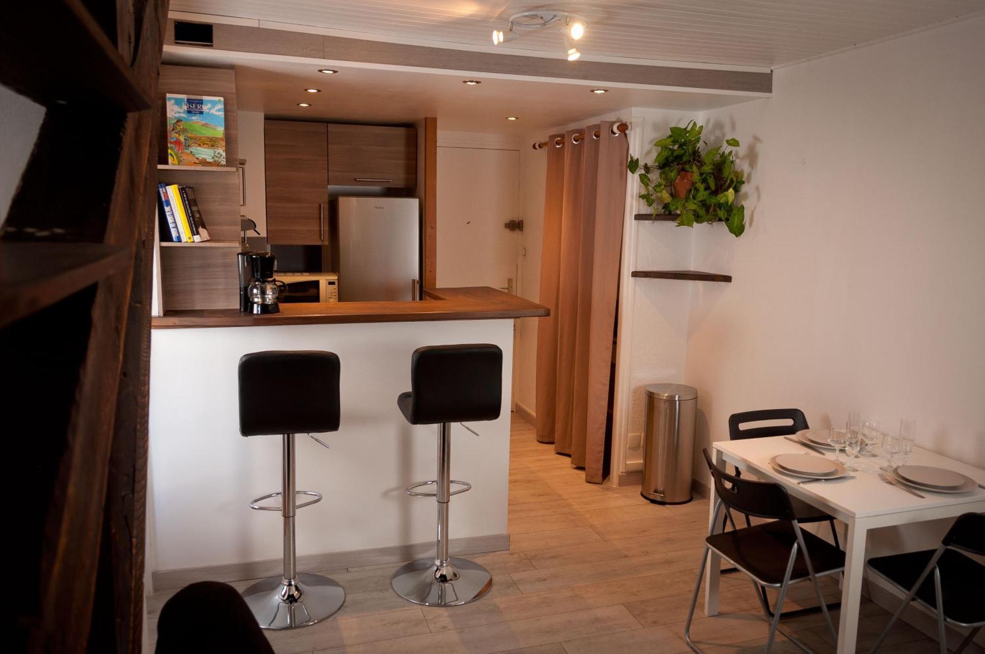 Le T2 Douillet D'Uriage - Residence Le Louvre - Cure Thermale Uriage- Proche Chamrousse - Jusqu'A 3 Personnes - Region Agreable En Toute Saison Vaulnaveys-le-Haut Extérieur photo